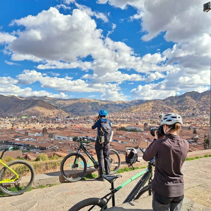 TOUR EN BICICLETA POR LA CIUDAD DE CUSCO CON CLASE DE PISCO SOUR-6